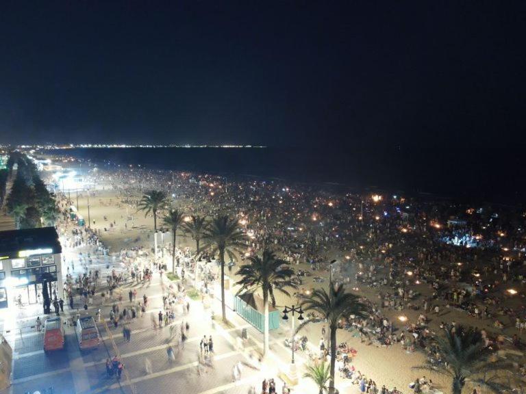 Apartamento Turistico Lux Center 瓦伦西亚 外观 照片